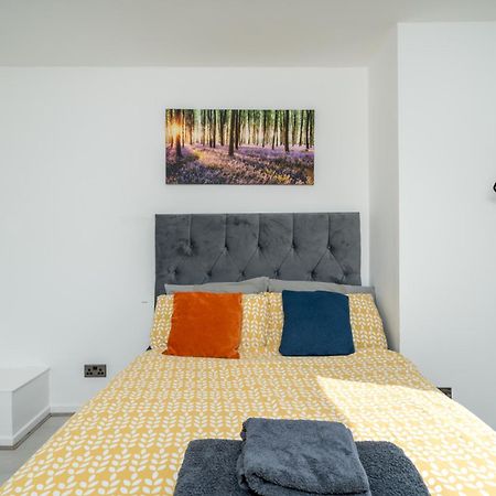Private Room In London Enfield With Parking 외부 사진