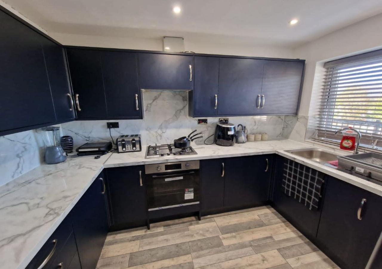 Private Room In London Enfield With Parking 외부 사진
