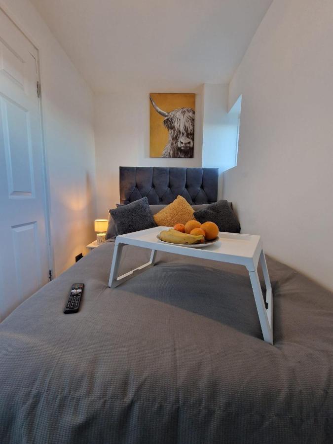 Private Room In London Enfield With Parking 외부 사진